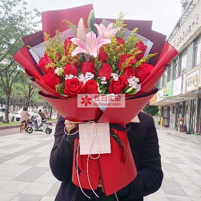 西宁19朵红玫瑰百合，与你幸福前行