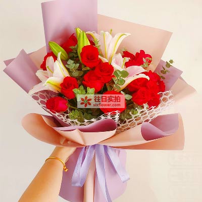 西宁18朵红玫瑰百合，真情相守一生